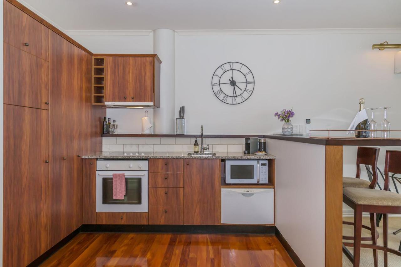 Princes Wharf - Charming 1Br Apartment Окленд Экстерьер фото