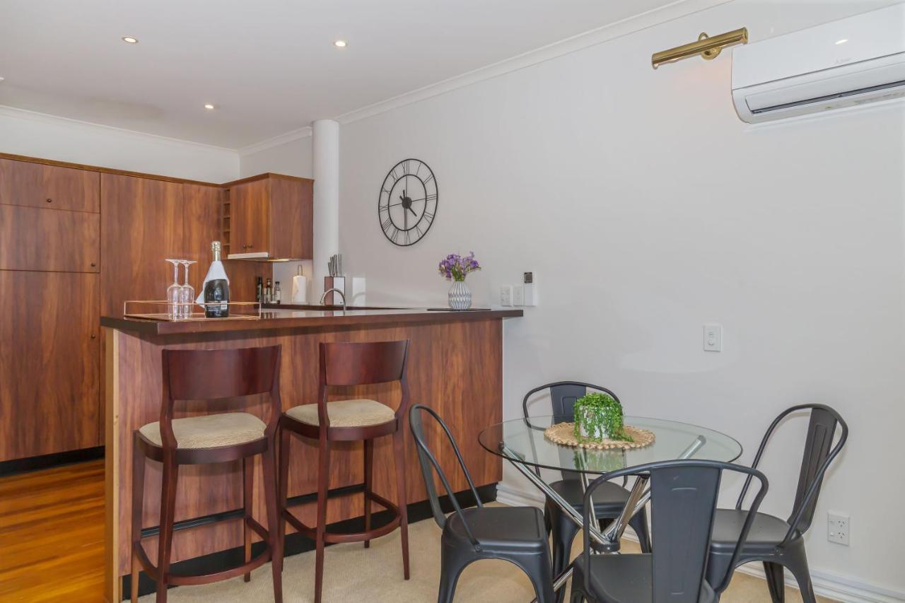 Princes Wharf - Charming 1Br Apartment Окленд Экстерьер фото